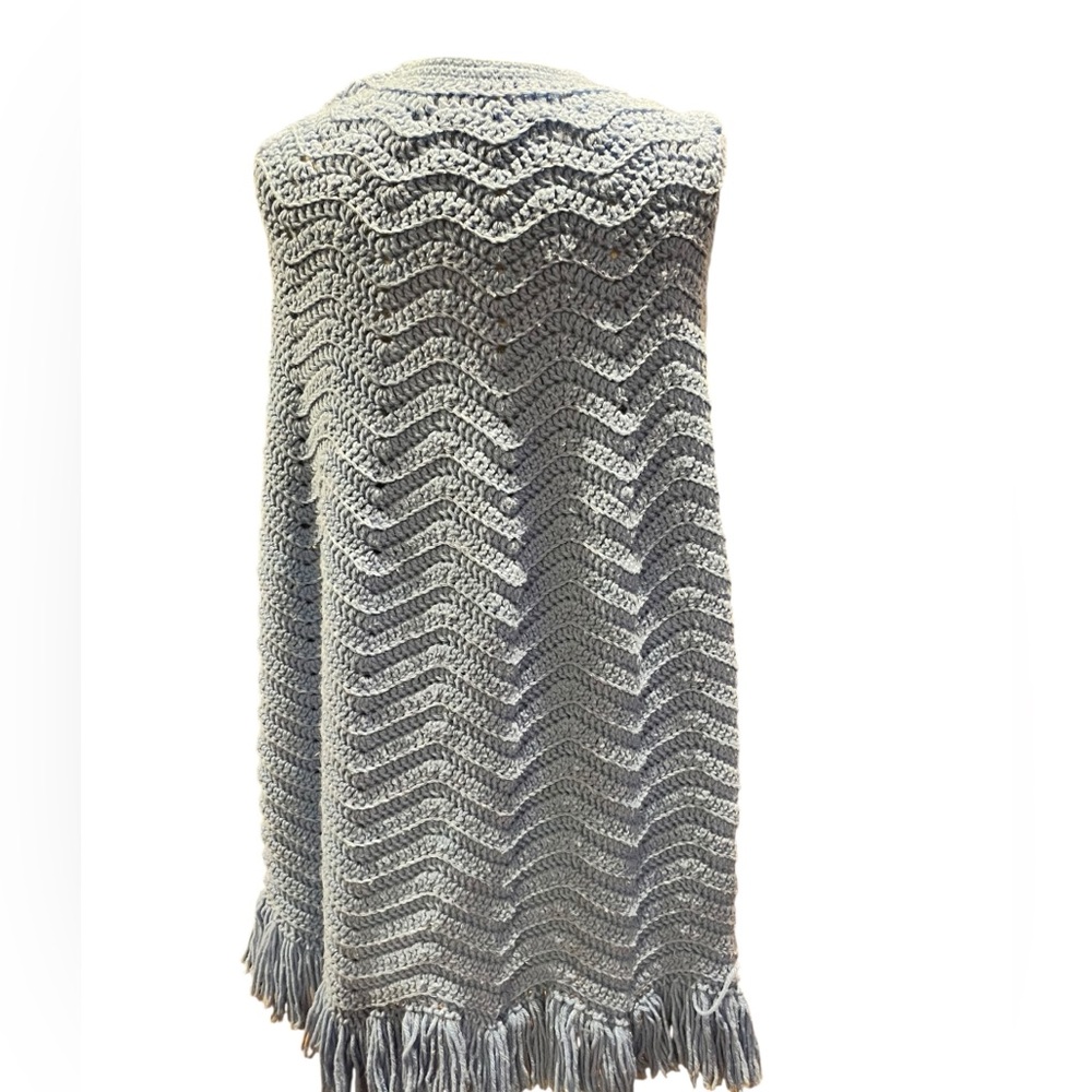 Vintage handcrafted knitted blue cape - Picture 3 of 9